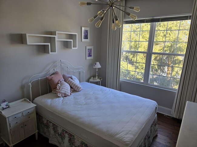 Building Photo - 3464 Huron View Ct