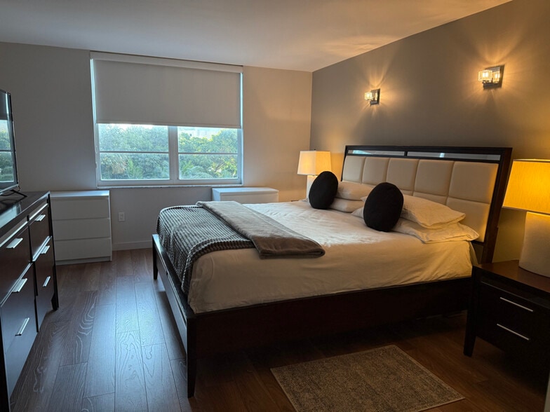 Building Photo - 2333 Brickell Ave