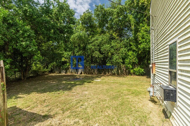 Building Photo - 3 Bed/2 Bath Home in Pearl