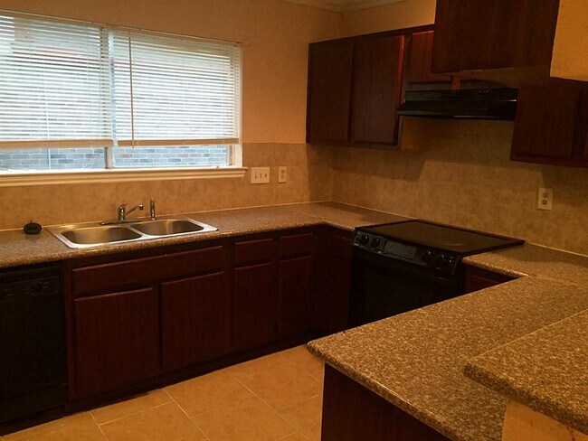 Building Photo - 16826 Rippling Mill Dr