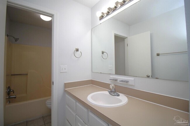 Building Photo - 7679 Old Hickory Dr