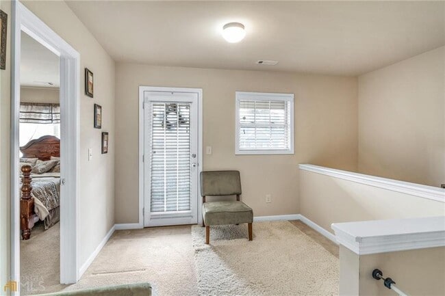 Building Photo - 413 Fern Bay Dr SW