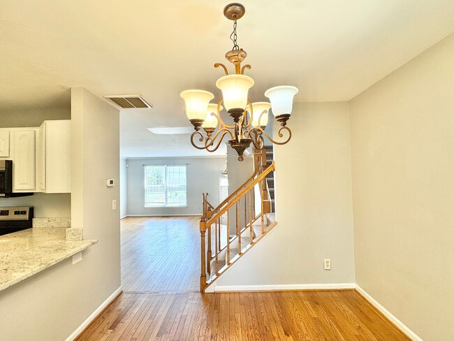 Building Photo - STAFFORD TOWNHOUSE - HANDY TO QUANTICO, SH...