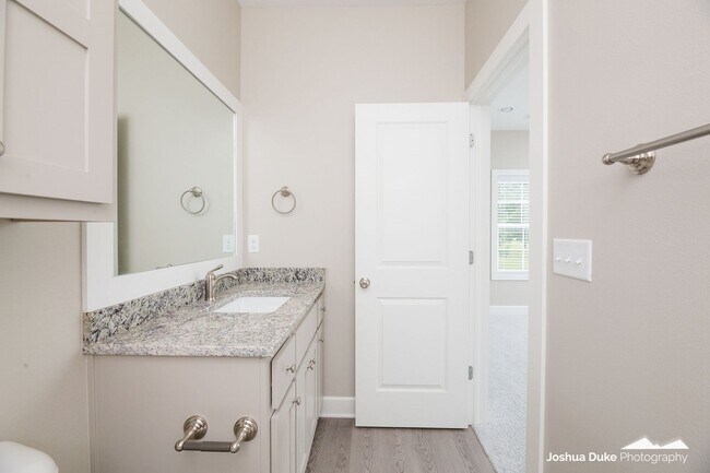 Building Photo - 4 Bedroom 4.5 Bathroom New Home!! Now offe...