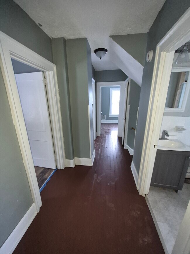 Building Photo - 565 Garfield Pl