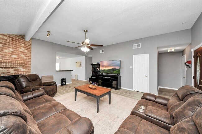 Building Photo - 11031 Kirkmead Dr