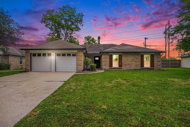 Primary Photo - 614 Magnolia Bend St