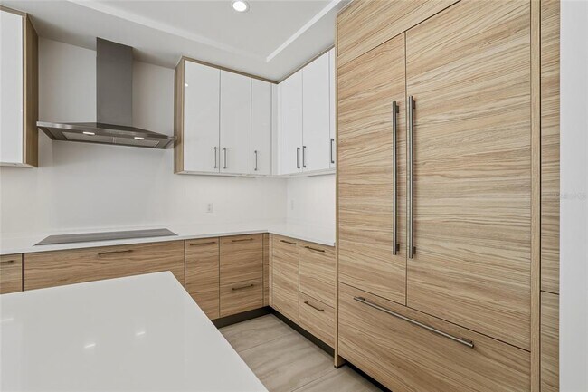 Building Photo - 301 1st St S