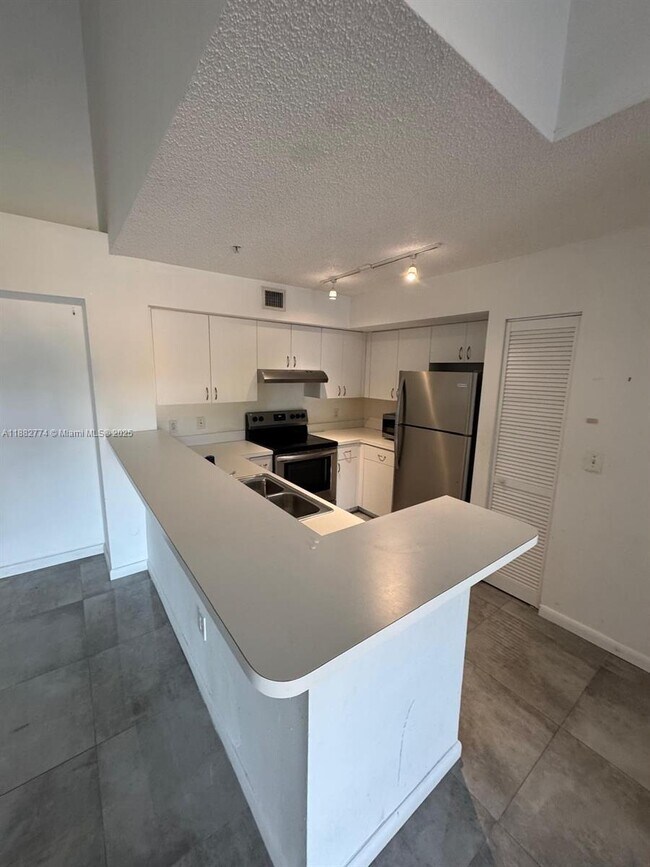 Building Photo - 12124 St.Andrews Pl