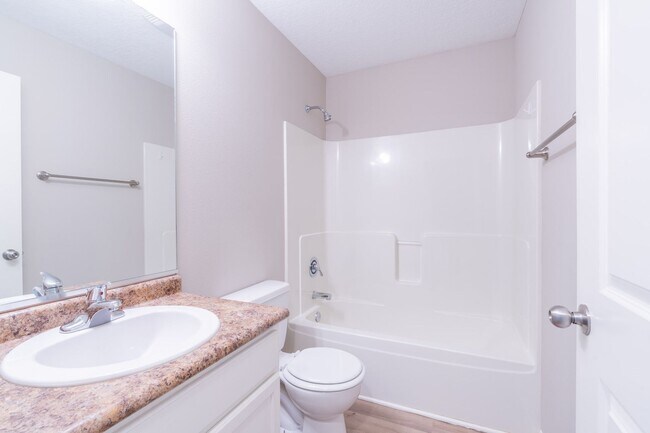 Building Photo - Fantastic Johnston Townhome Rental!