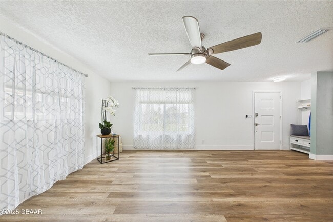 Building Photo - 4035 Oriole Ave