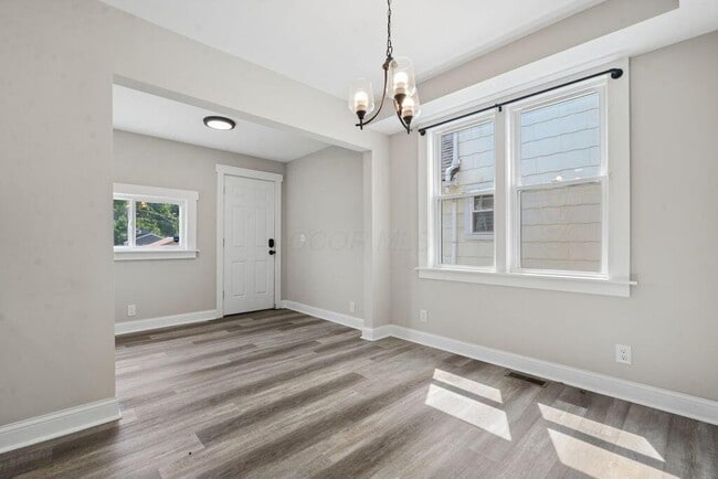 Building Photo - 529 E Morrill Ave