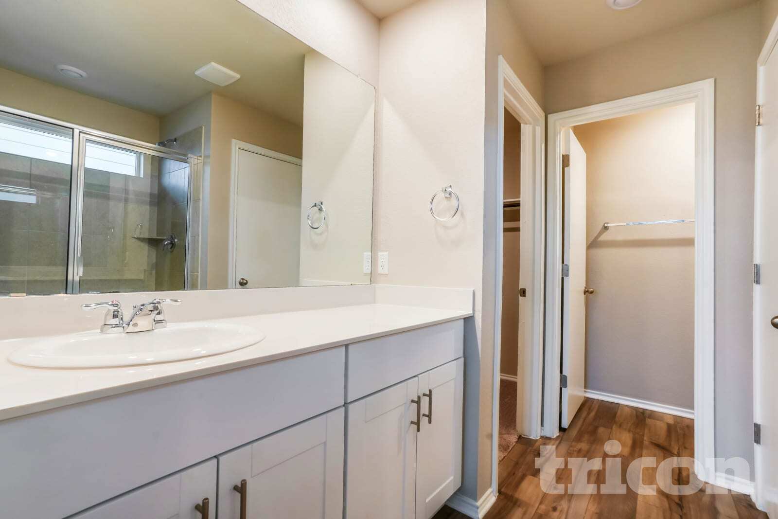 Building Photo - 5300 Saddle Clb Dr