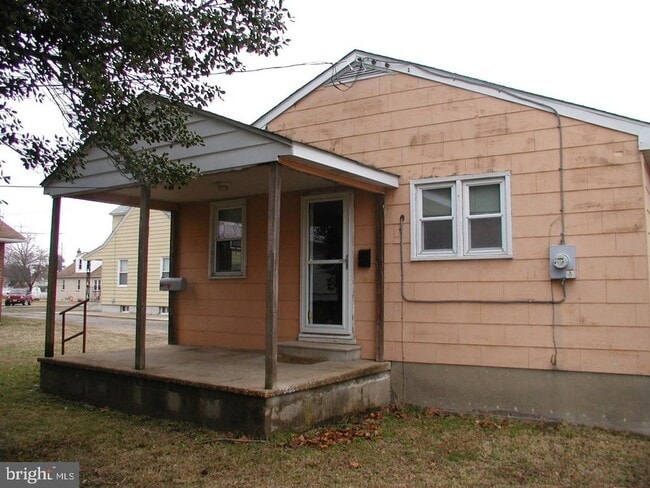 Building Photo - 16 N Orchard St