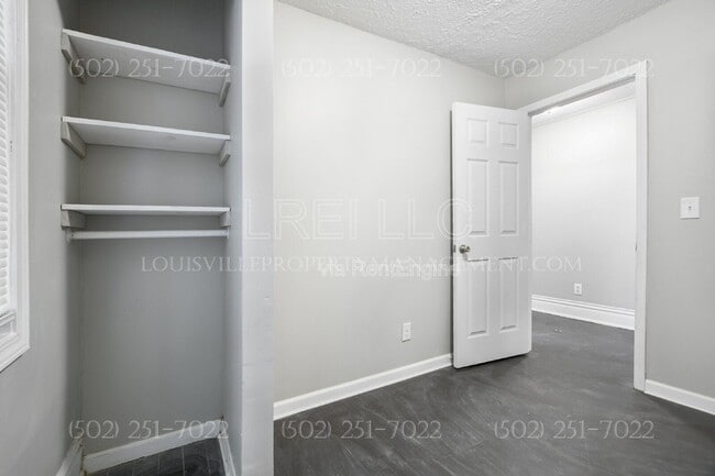 Building Photo - 2424 Rowan St