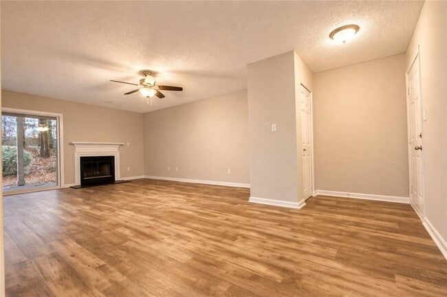 Building Photo - 6033 Coventry Cir
