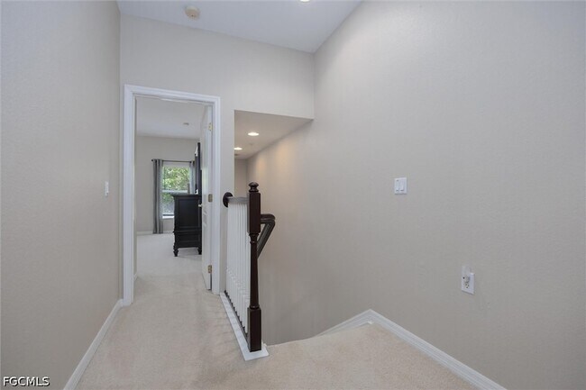 Building Photo - 3240 Cottonwood Bend