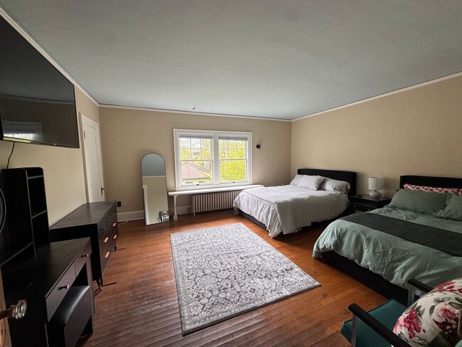 Building Photo - Beautiful Historical Home Fully Furnished In Downtown Juneau!