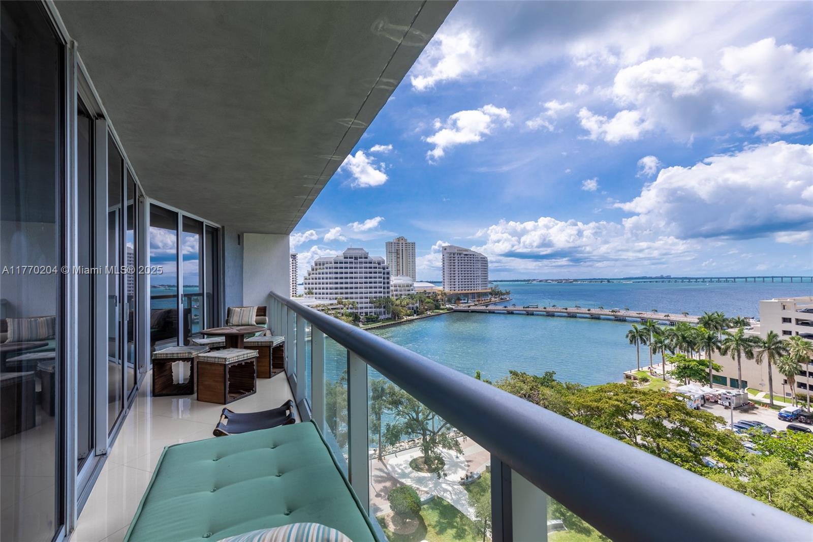 Building Photo - 495 Brickell Ave