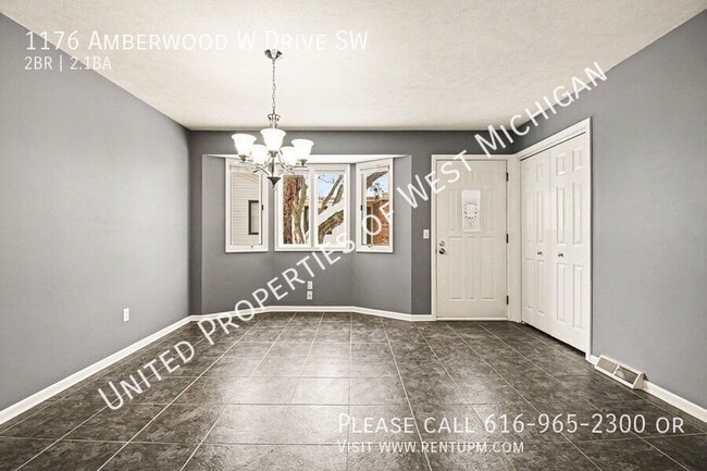 Building Photo - 1176 Amberwood W Dr SW