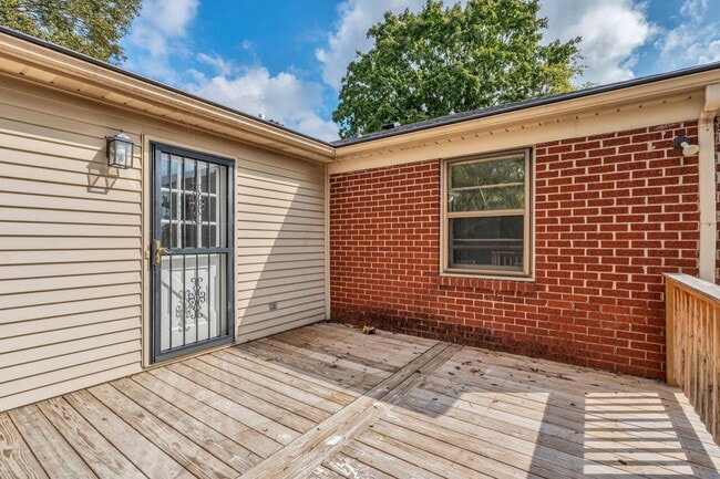 Building Photo - 314 Woodberry Dr