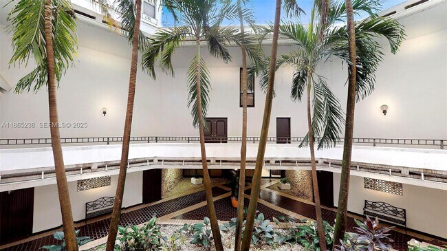 Building Photo - 13953 Kendale Lakes Cir