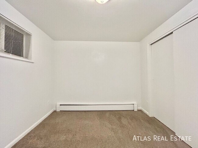 Building Photo - 878 Linley Ct