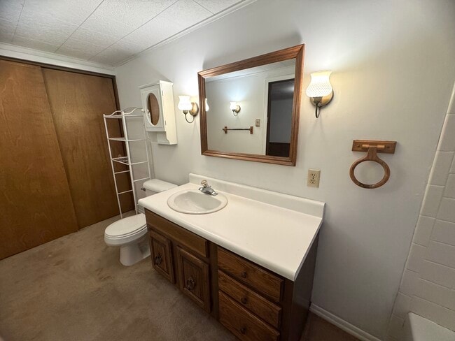 Building Photo - 15 W Worley Ave