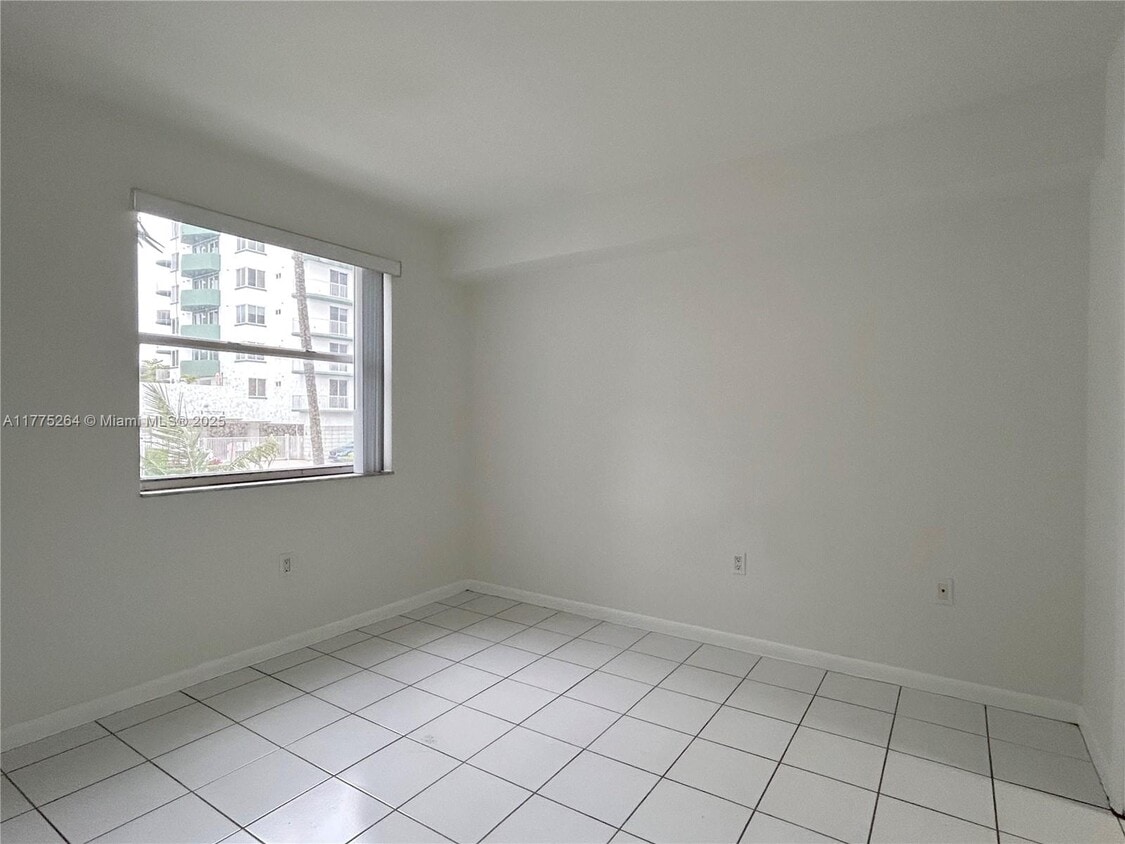 Building Photo - 2575 SW 27th Ave