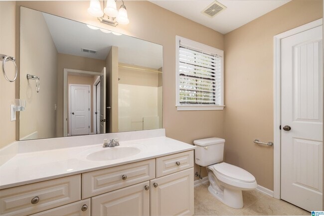 Building Photo - 2250 Ridgemont Dr