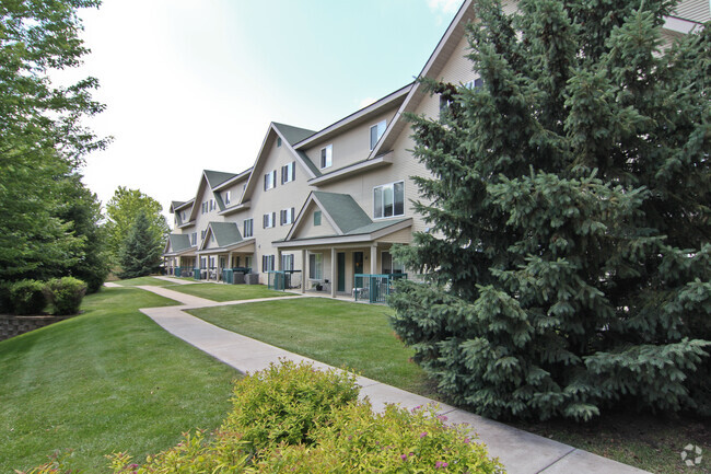 Building Photo - Promenade Oaks