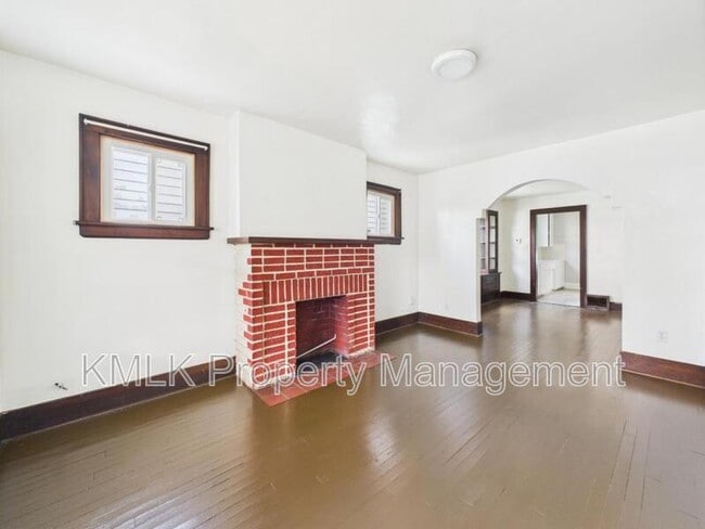 Building Photo - 661 Patterson Ave