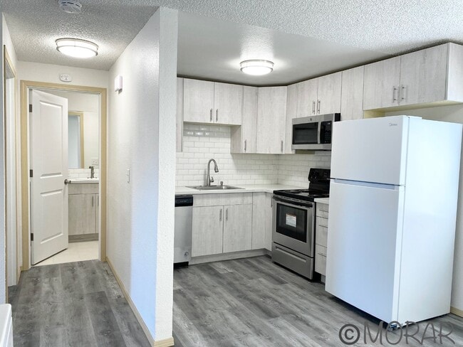 Primary Photo - 14702 Washington Ave SW