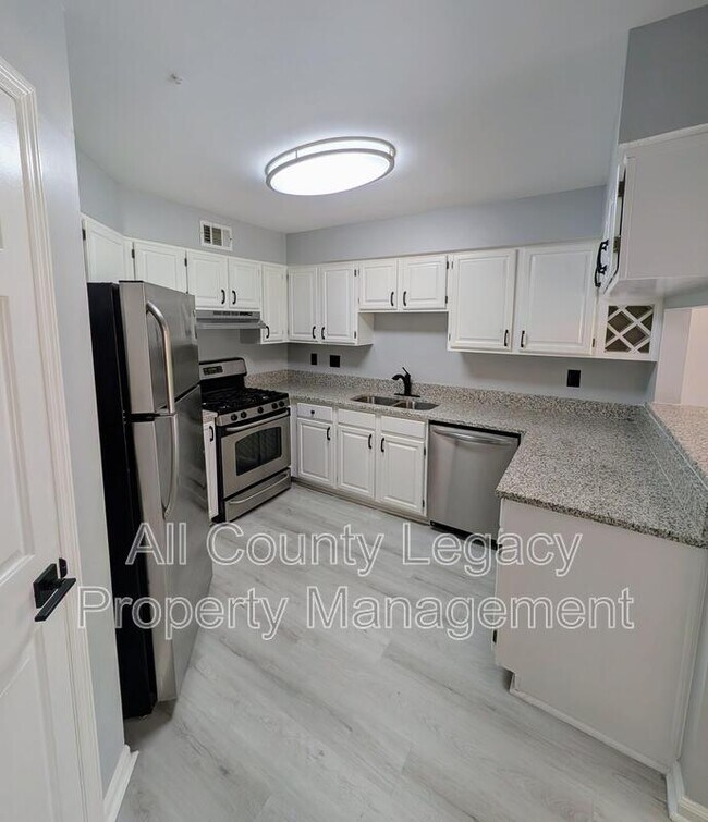 Building Photo - 1609 Burnstone Dr
