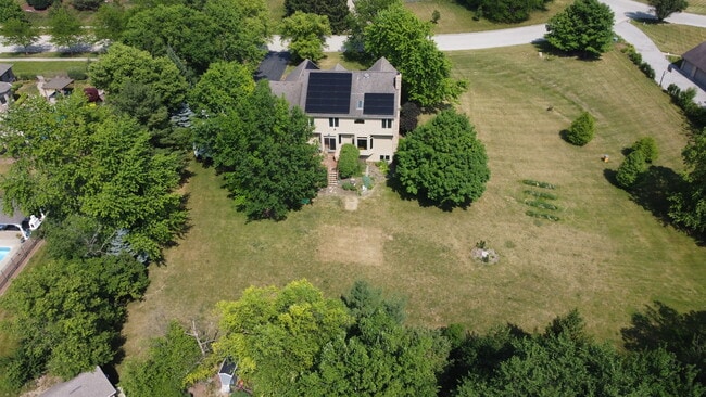 Building Photo - 905 Shelly Ln