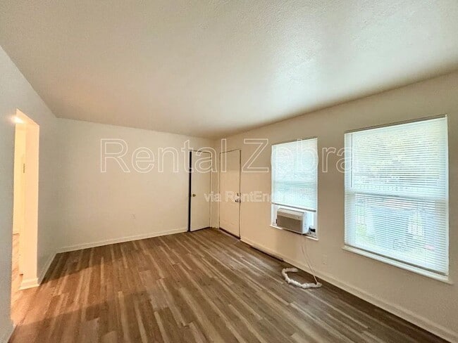 Building Photo - 641 M St