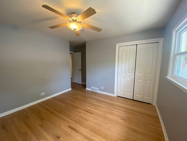 Building Photo - 426 Berteau Ave