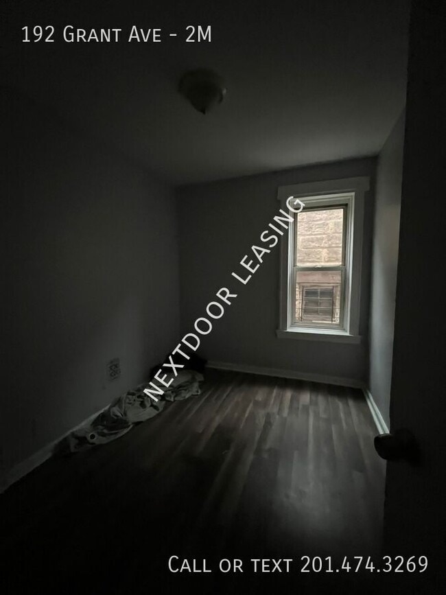 Building Photo - 192 Grant Ave