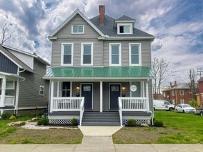 Building Photo - 1242 E Mound St