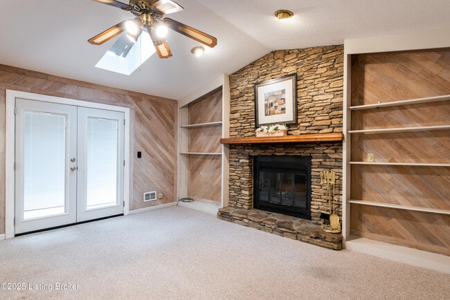 Building Photo - 8015 Schroering Dr