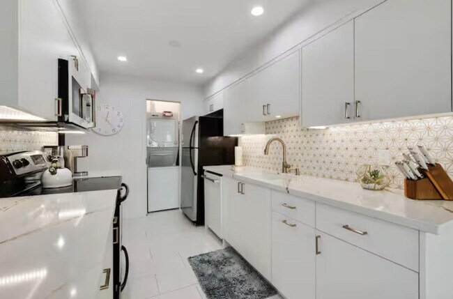 Building Photo - 4917 N 73rd St