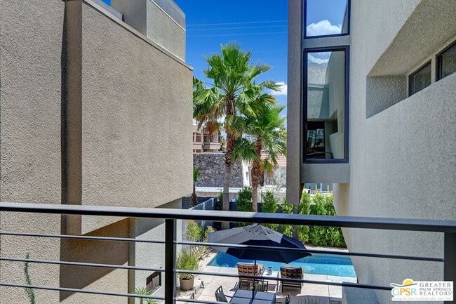 Building Photo - 1536 E Baristo Rd