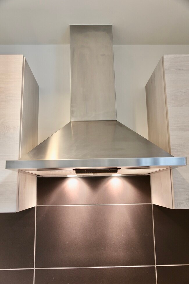 Building Photo - 1075 Market St