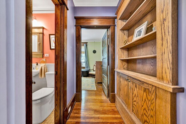 Building Photo - 2229 Wycliffe Ave SW