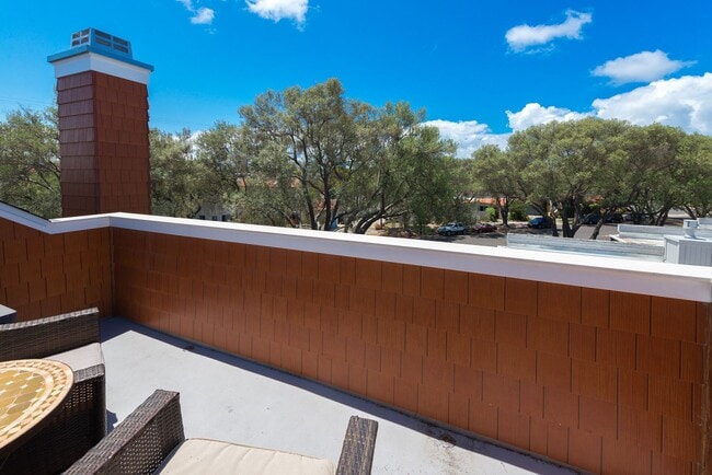 Building Photo - Four-bedroom home in the heart of the Village, offered furnished long-term lease. Ideally located...