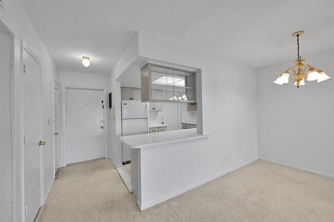 Building Photo - 2624 NE 32nd St