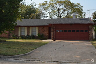 Building Photo - 3117 Chaparral- House