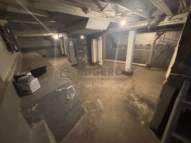 Building Photo - 1520 Quarry Ave NW