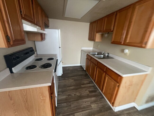 Building Photo - 1201 Monroe Loop