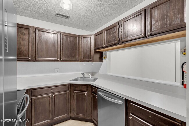 Building Photo - 4403 Aberdeen Dr